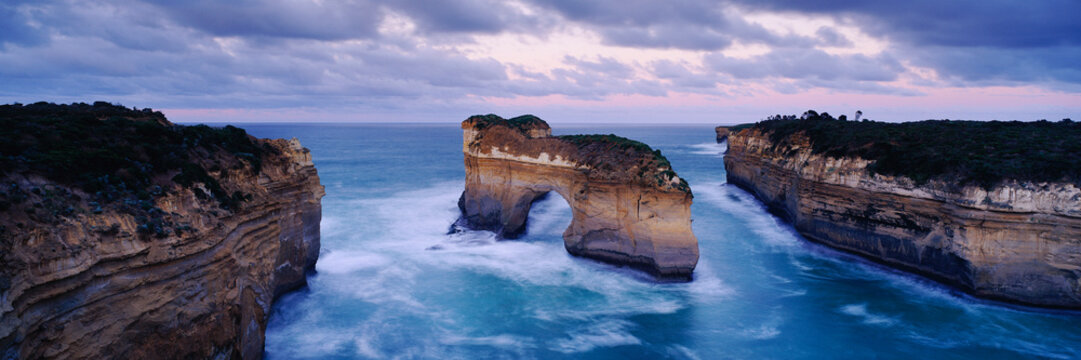 Island arch rock formation victoria australia