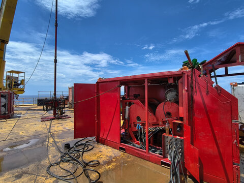 Slickline unit, sheave and Slickline BOP for Well Intervention Operations