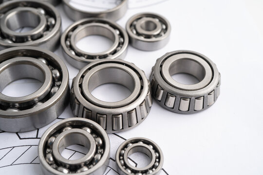 Ball bering circular joint machine component.